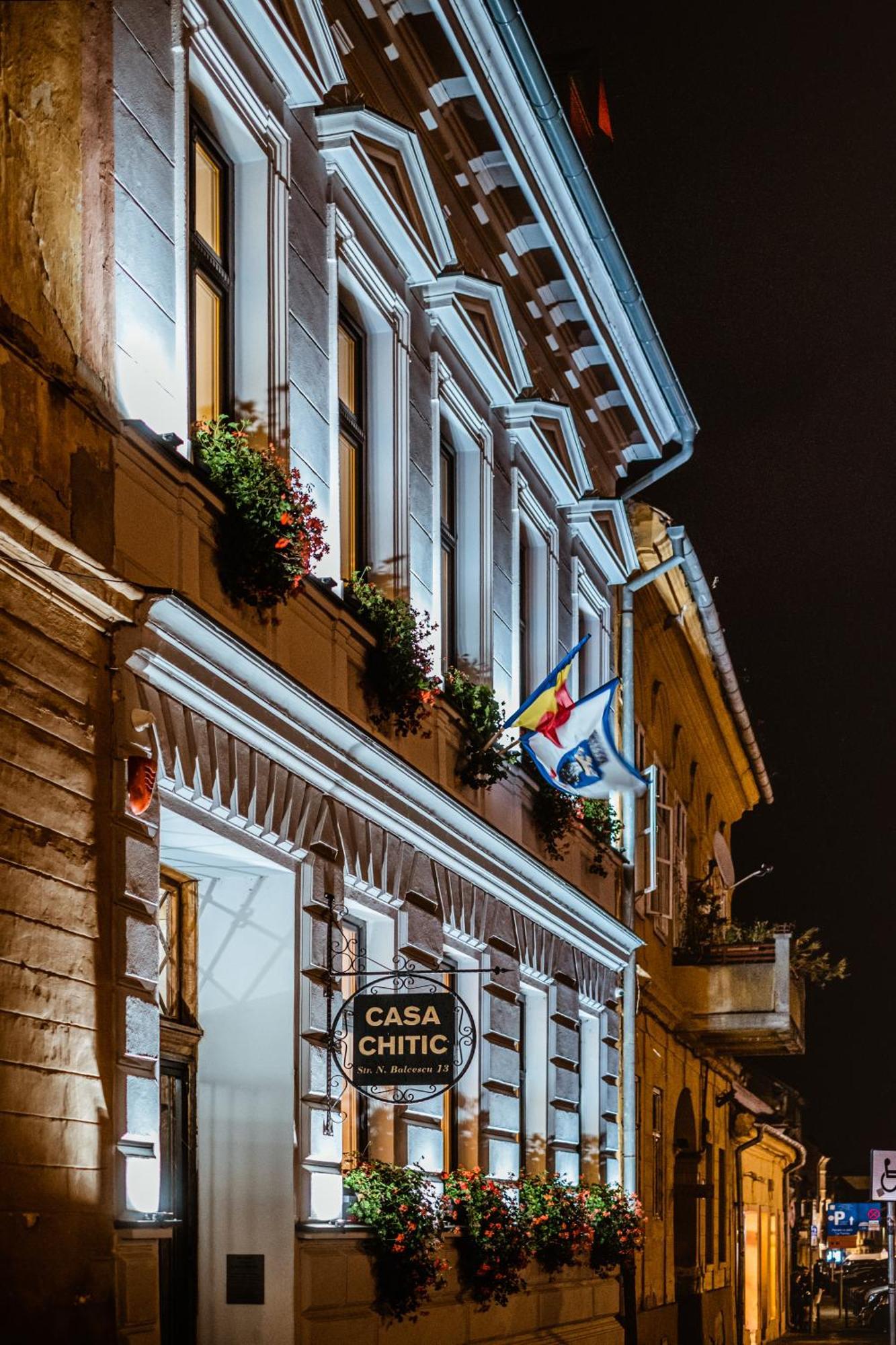 Casa Chitic - Hotel & Restaurant- Str Nicolae Balcescu 13 Braşov Eksteriør bilde